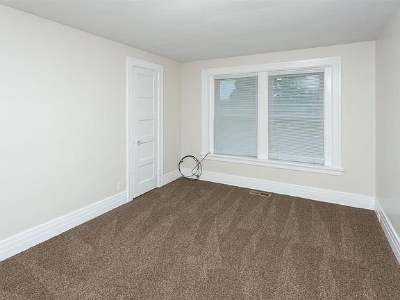 4th image of 691.5 W Ferry St
