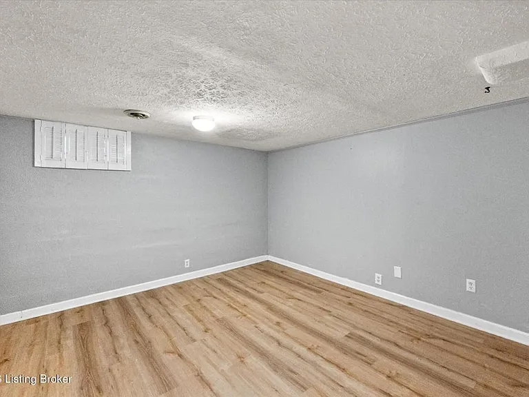 9903 Welshpool Ct — Photo 13