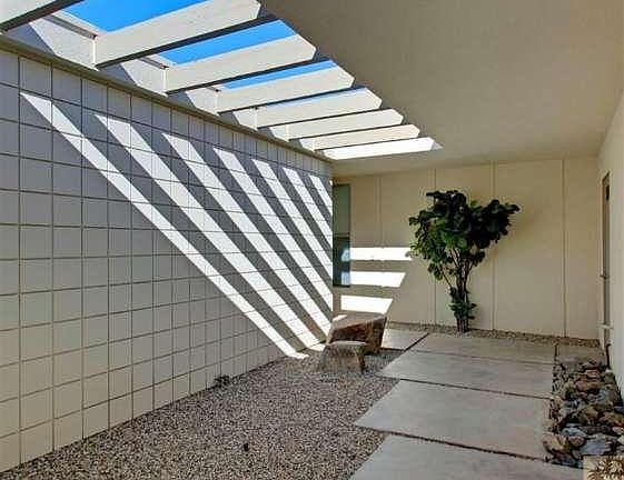 2nd image of 820 E La Verne Way