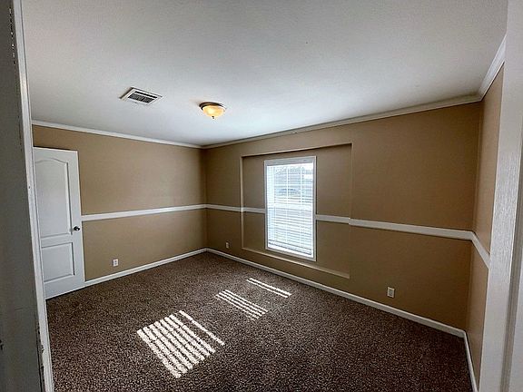 5th image of 4727 Laura Ln #147