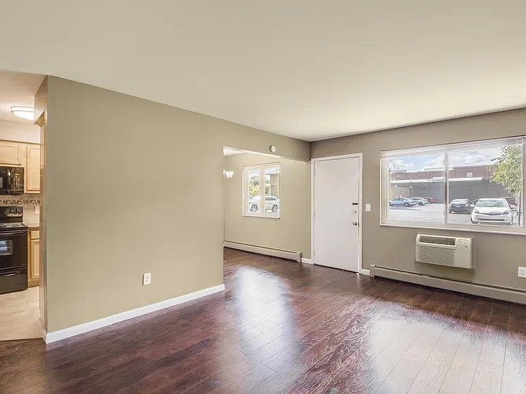 Avenue Eleven Apartments — Photo 20