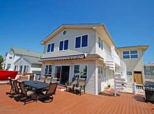 207 Hayes Ct, Toms River, NJ 08735