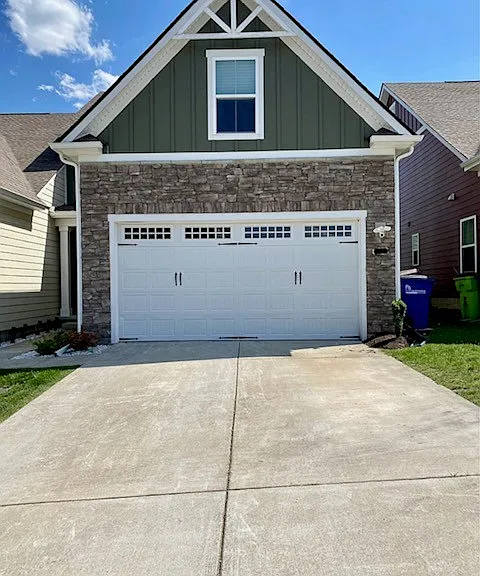 162 Wicklow Dr — Photo 1