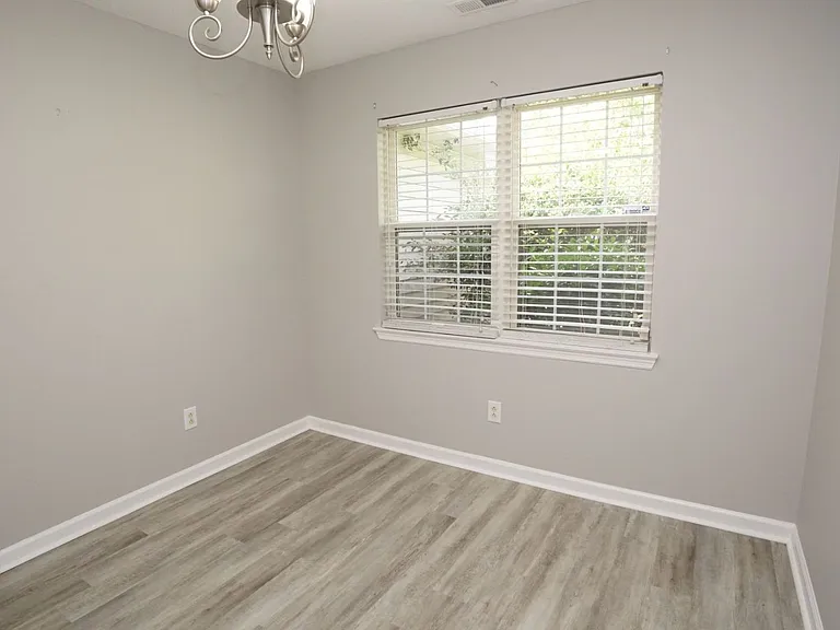 103 Eastgate Dr — Photo 10