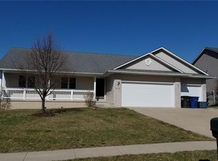 4126 Bayview Ct, Des Moines, IA 50320