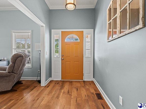 4th image of 2513 Meridian St