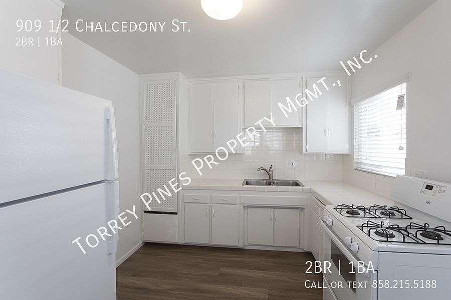 1st image of 909 1/2 Chalcedony St
