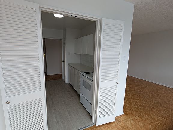 2nd image of 2660 Norberry Cres