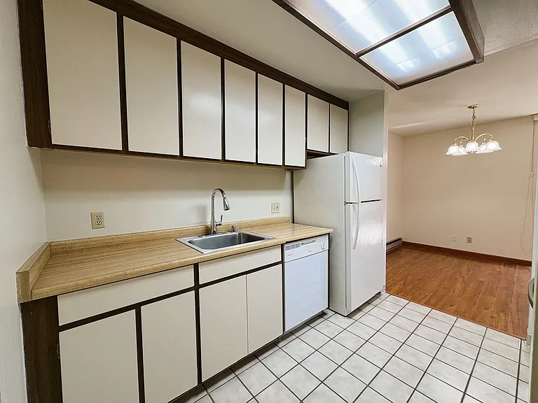 505 Cypress Point Dr #209 — Photo 12