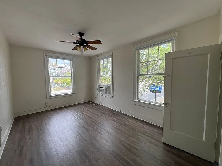 316 W Colonial Dr #10 — Photo 1