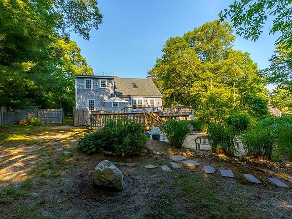 2nd image of 4 Gunstock Cir