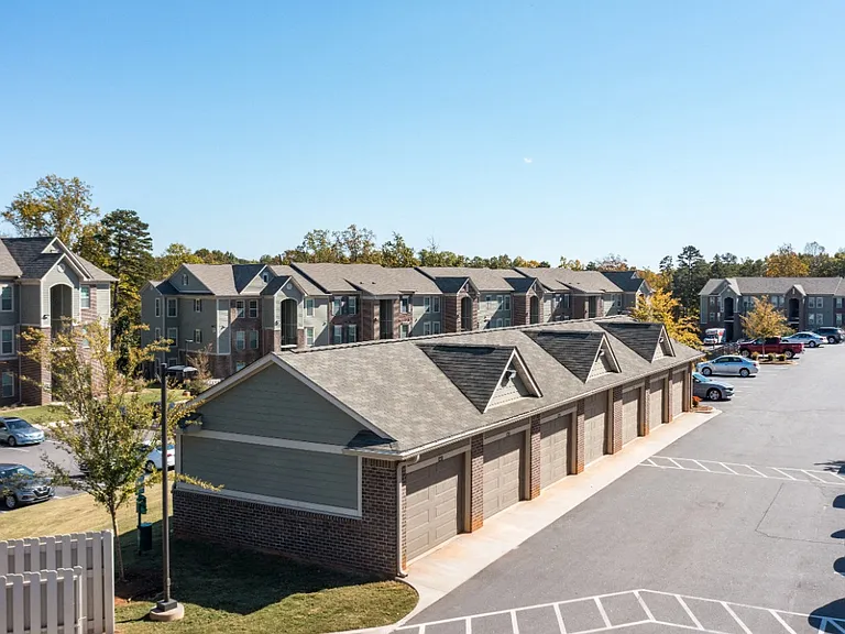 Detached Garages Available to Rent