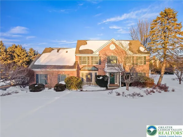 2215 Apple Rd, Fogelsville, PA 18051