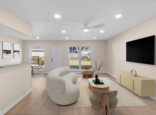 9610 Meadowglen Ln, Houston, TX 77063