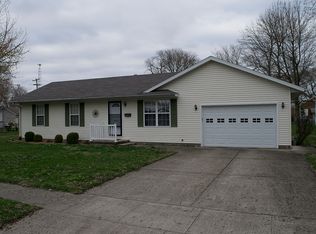 307 N Saint Clair St, Altamont, IL 62411