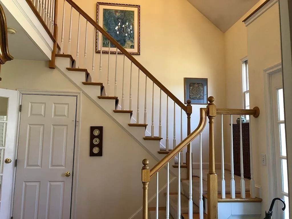 4 bed, 3.5 bath, 2688 sqft, $4,350 — Photo 2