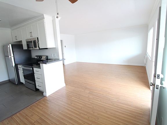 3rd image of 9612 Lucerne Ave #304