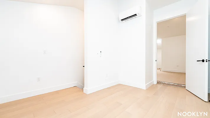 Rented by Nooklyn NYC LLC | media 41