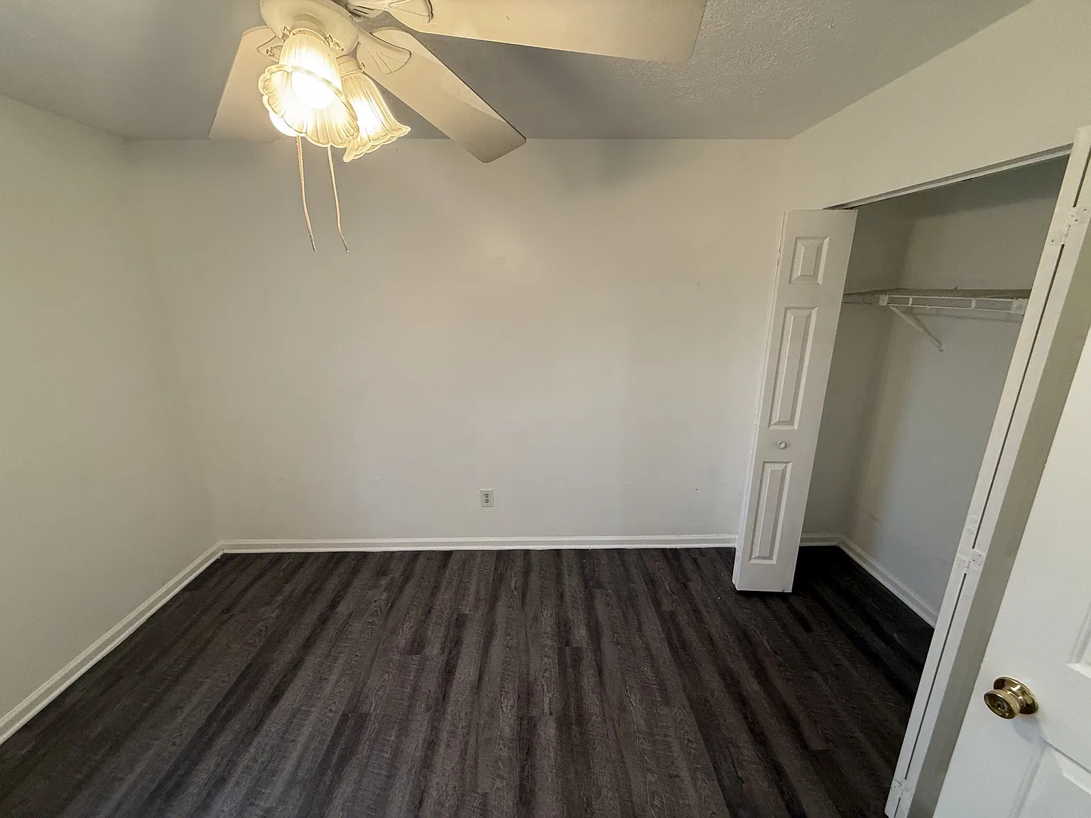 1112 S Saint Marks Ave - B — Photo 3
