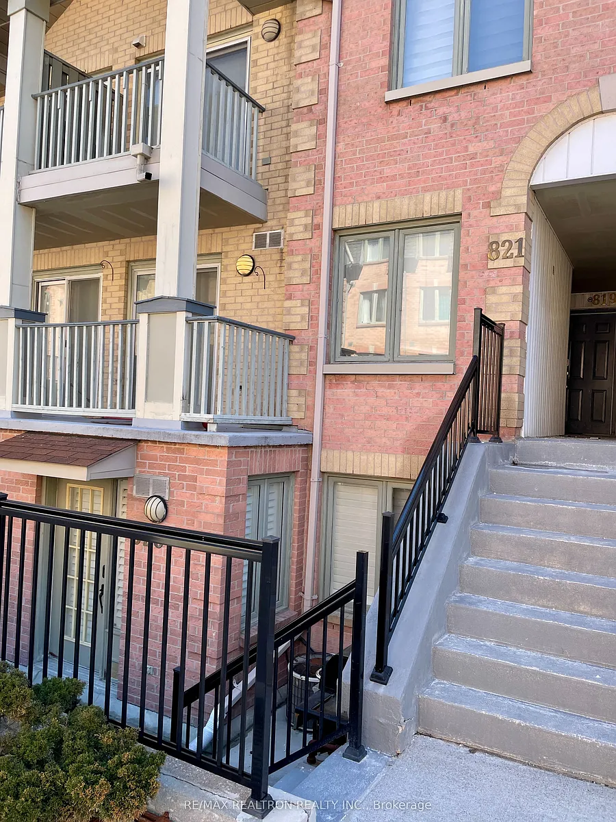 Building Photo - 75 Weldrick Rd W #821