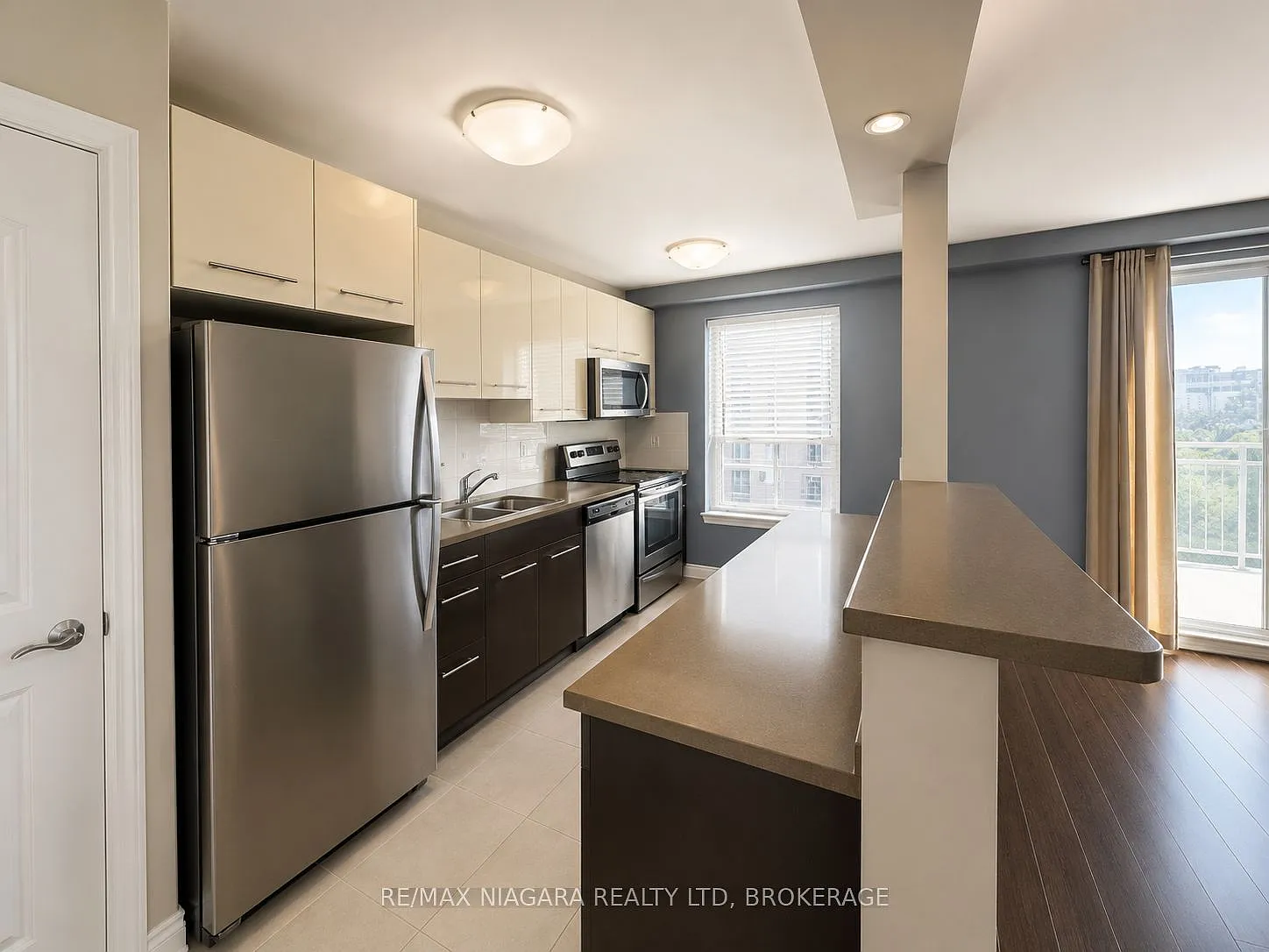 2 bed, $1,799 — Photo 4