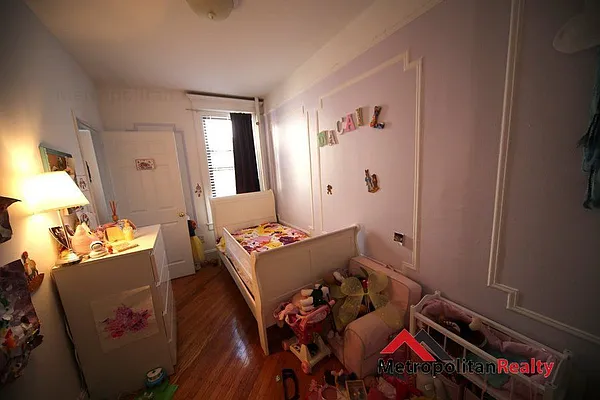 Rented by Metropolitan Realty | media 21