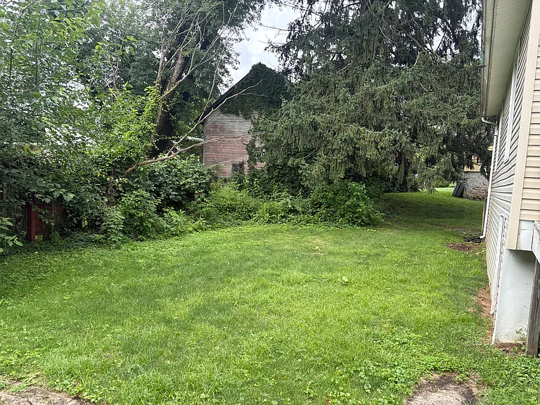 132 Main St — Photo 2