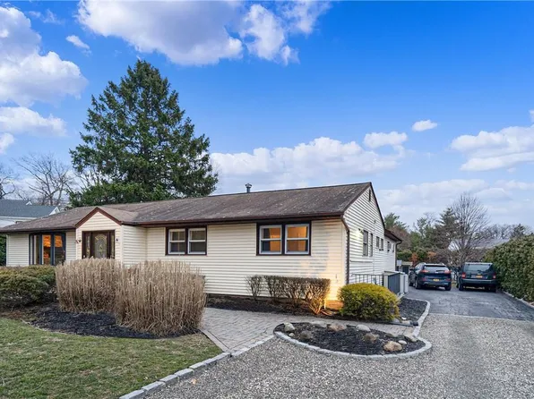 6 Debra Lee Court, West Nyack, NY 10994