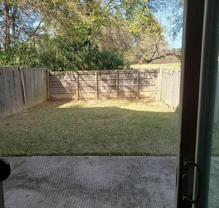 1st image of 2712 Greystone Pl