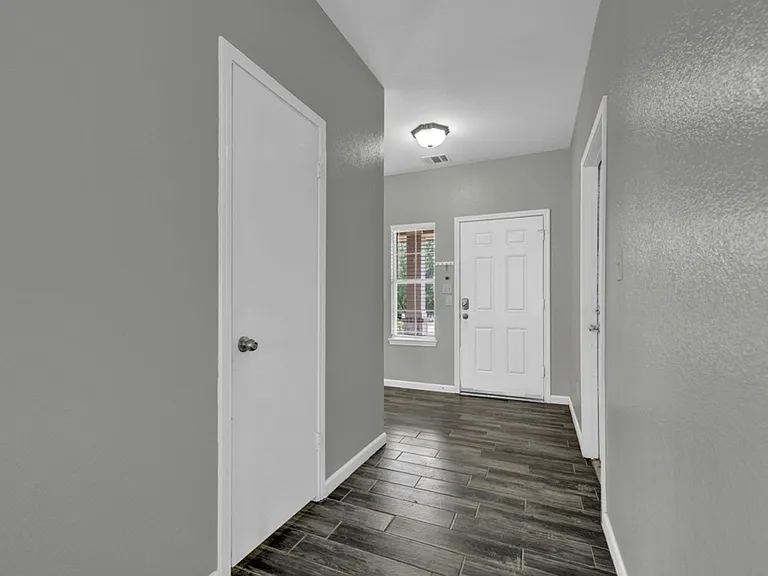 400 Summer Dr — Photo 7