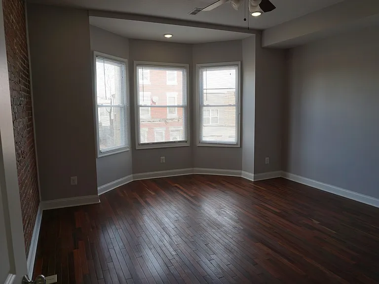 3230 W Berks St — Photo 16