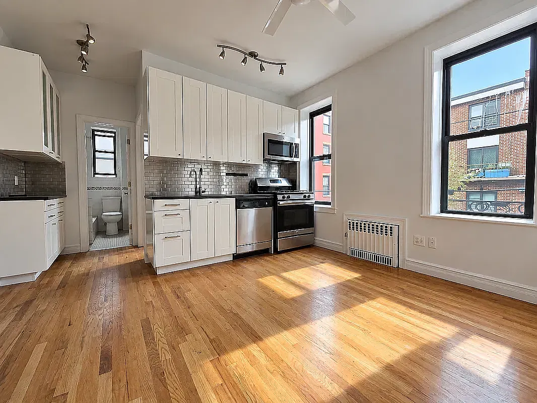 257 Quincy Street — Photo 2