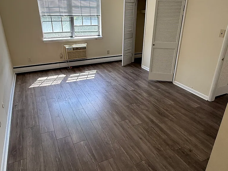 37 E Montgomery Ave #10 — Photo 2