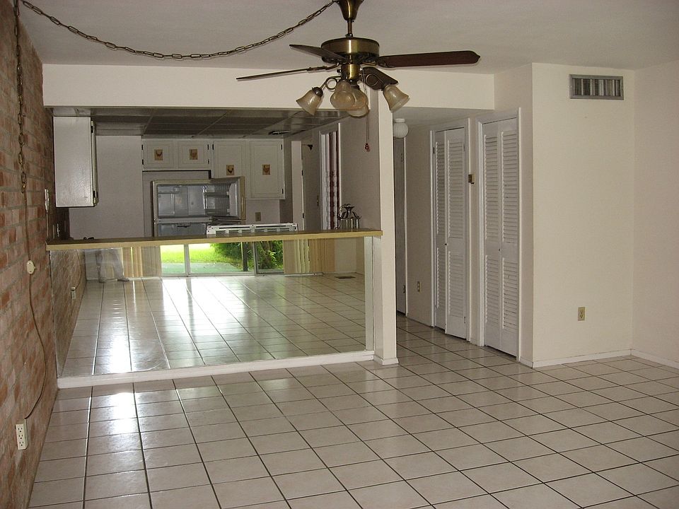 1st image of 401 Boca Chica Blvd