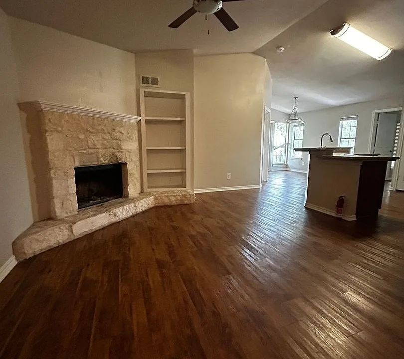 6804 N Capital Of Texas Hwy #827