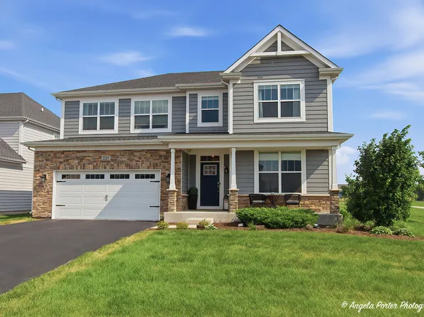 220 Hoffmann Dr, Buffalo Grove, IL 60089