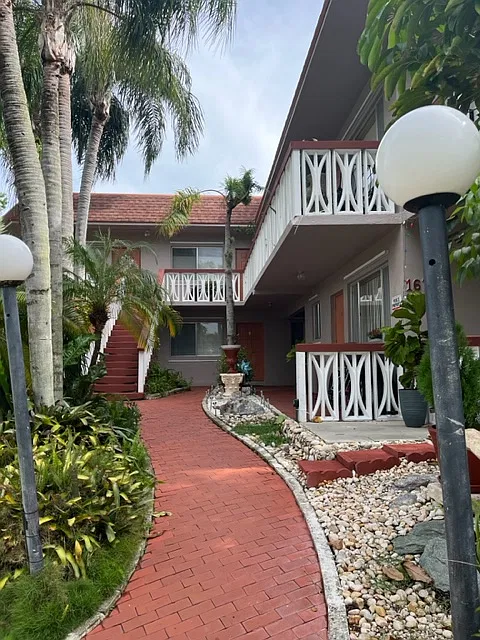 Building Photo - 16751 N Glades Dr #8