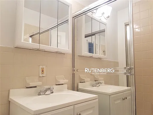 Rented by R New York | media 15