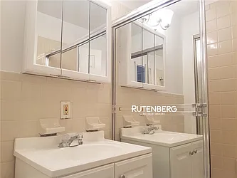 Rented by R New York