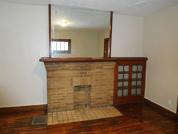 4th image of 1469 Republic Ave