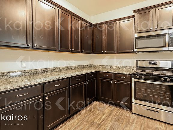 4th image of 934 Shady Brook