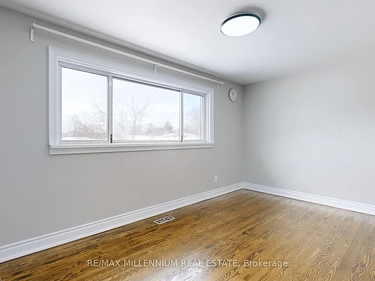 80 Rainier Sq #UPPER — Photo 28