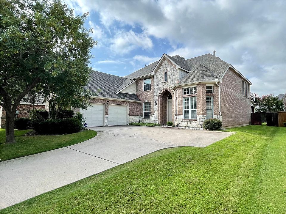 1st image of 8701 Brook Hollow Dr