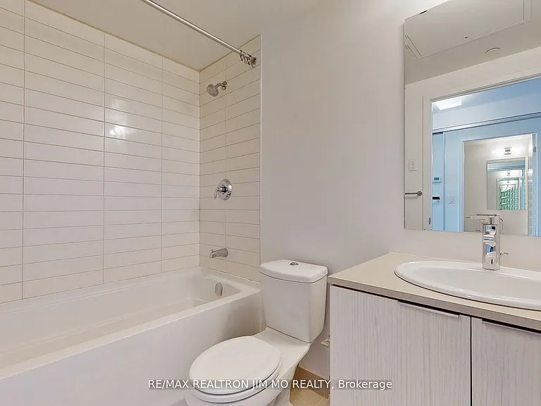 11 Wellesley St W #5510 — Photo 28