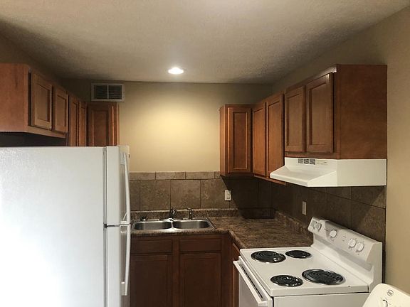 3rd image of 212 S Madison Ave #1