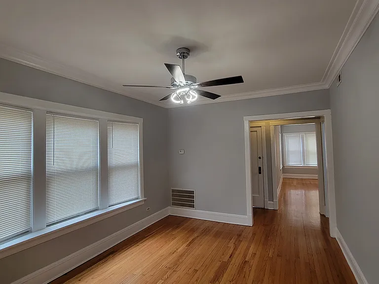 5807 N Artesian Ave #2 — Photo 4