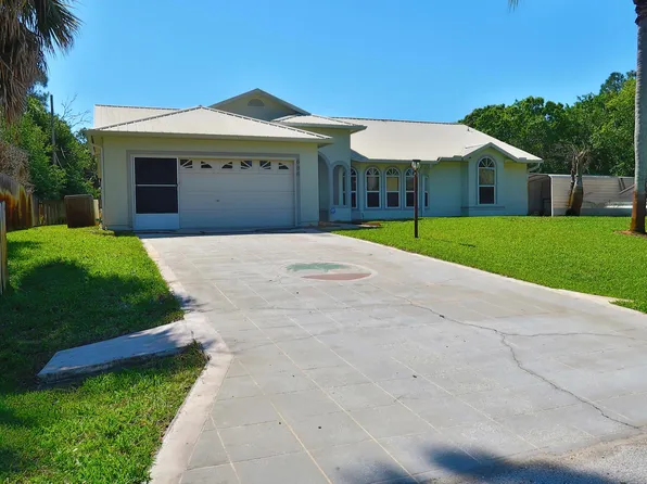686 Caravan Terrace, Sebastian, FL 32958