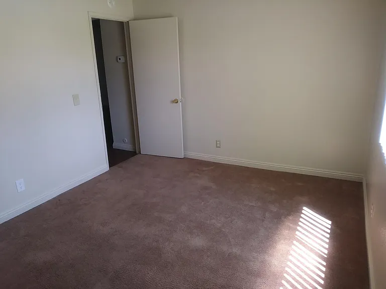 17874 Marygold Ave — Photo 9