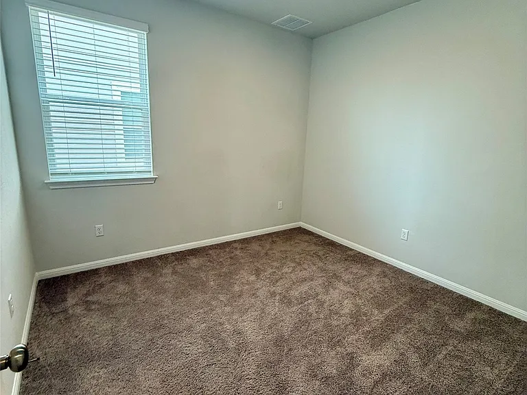 10608 Ridan Way — Photo 8