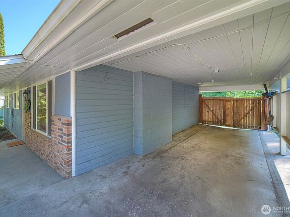4th image of 8110 5th Avenue NE